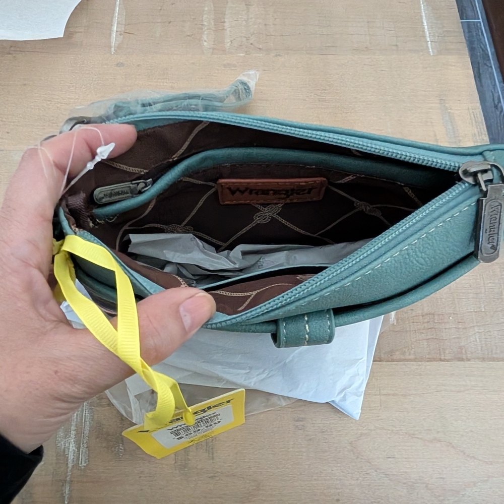Wrangler Aztec Crossbody wristlet NWT - Picture 3 of 5
